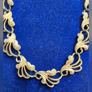 Sarah Coventry Frosted feather necklace 1961 17"